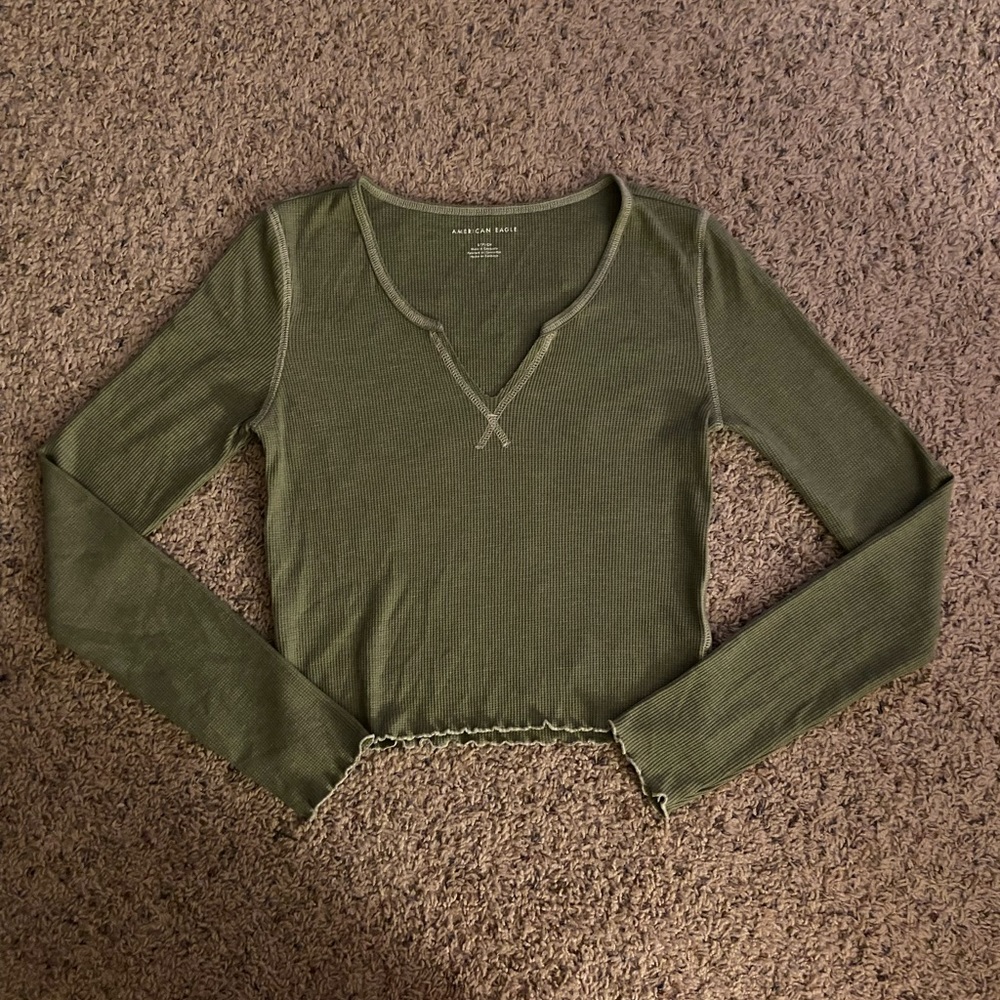 American Eagle Green Cropped Long Sleeve